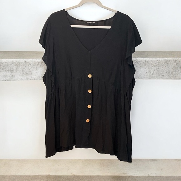 BloomChic Tops - BloomChic Black V-Neck Blouse with Button Detail